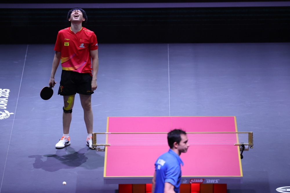 港的对决中 港的对决中